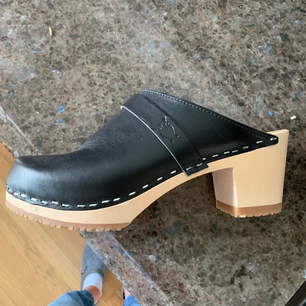 NWOB Sandgrens Sweden Handmade Eco-Friendly Black Leather Clogs